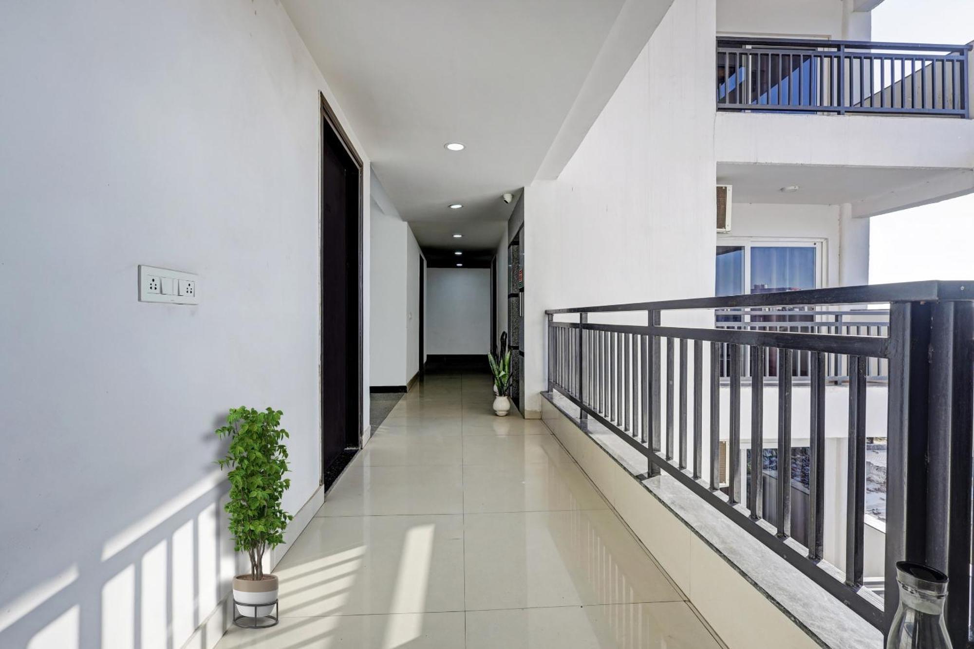 Super Townhouse Tipsyy Near Bestech Central Square Mall Gurgaon Exterior foto