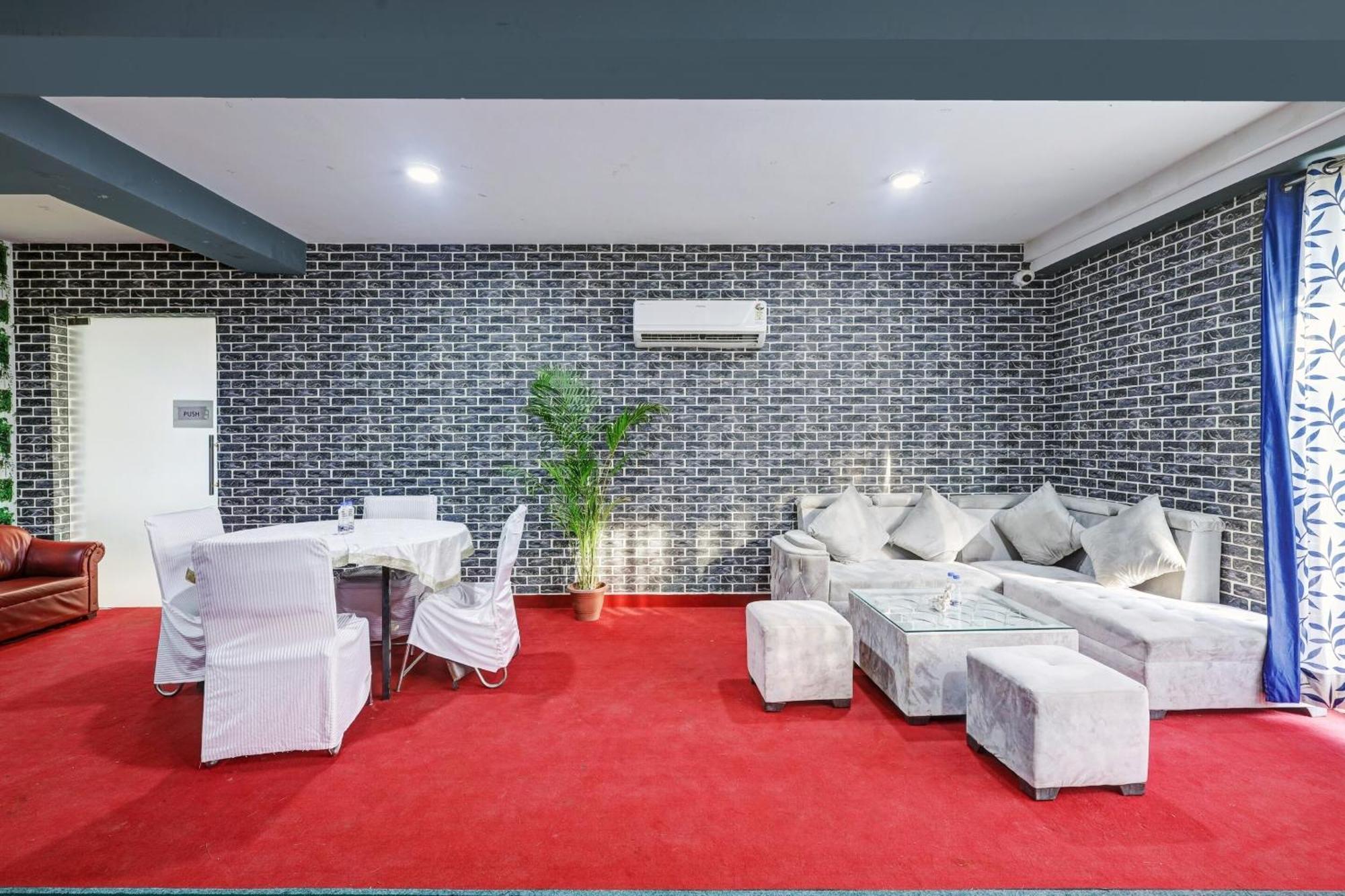 Super Townhouse Tipsyy Near Bestech Central Square Mall Gurgaon Exterior foto
