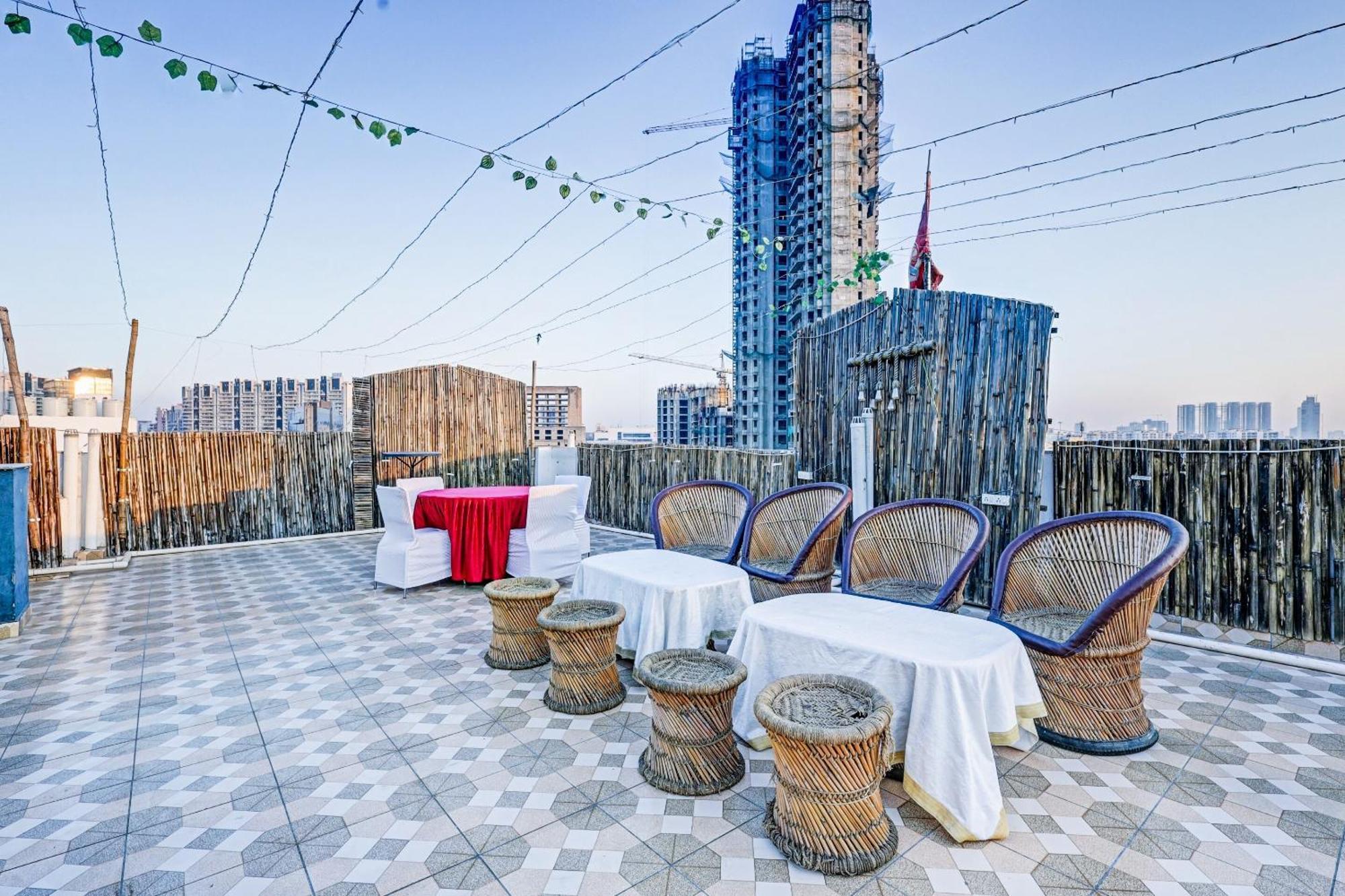 Super Townhouse Tipsyy Near Bestech Central Square Mall Gurgaon Exterior foto